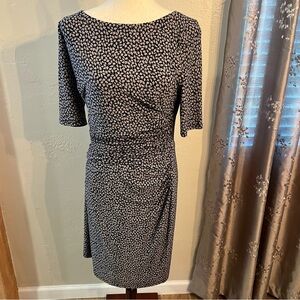 Lauren Ralph Lauren Size 6 Navy Blue and Beige Ruched Sheath Dress